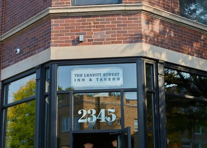The Leavitt Street Inn & Tavern